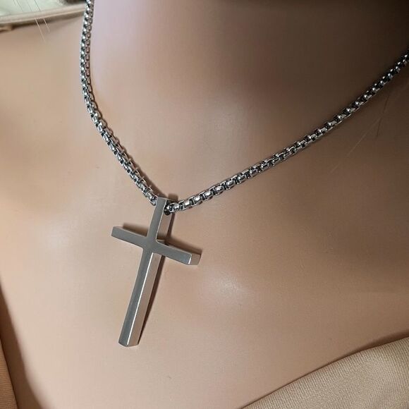 NEW Chunky Silver Cross Choker Necklace - Picture 4 of 9